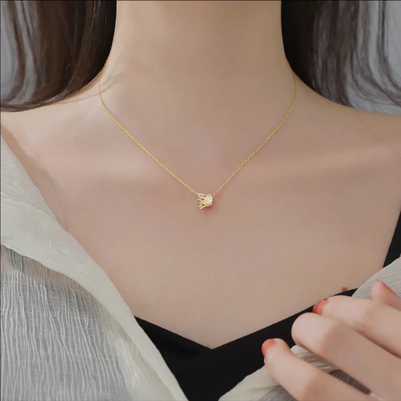 crown necklace - Picture 5 of 10